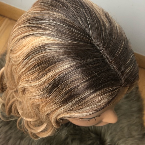 ✨Miriam DIRTY ASH BLONDE Ombré  Curly  WIG *NWT* ✨